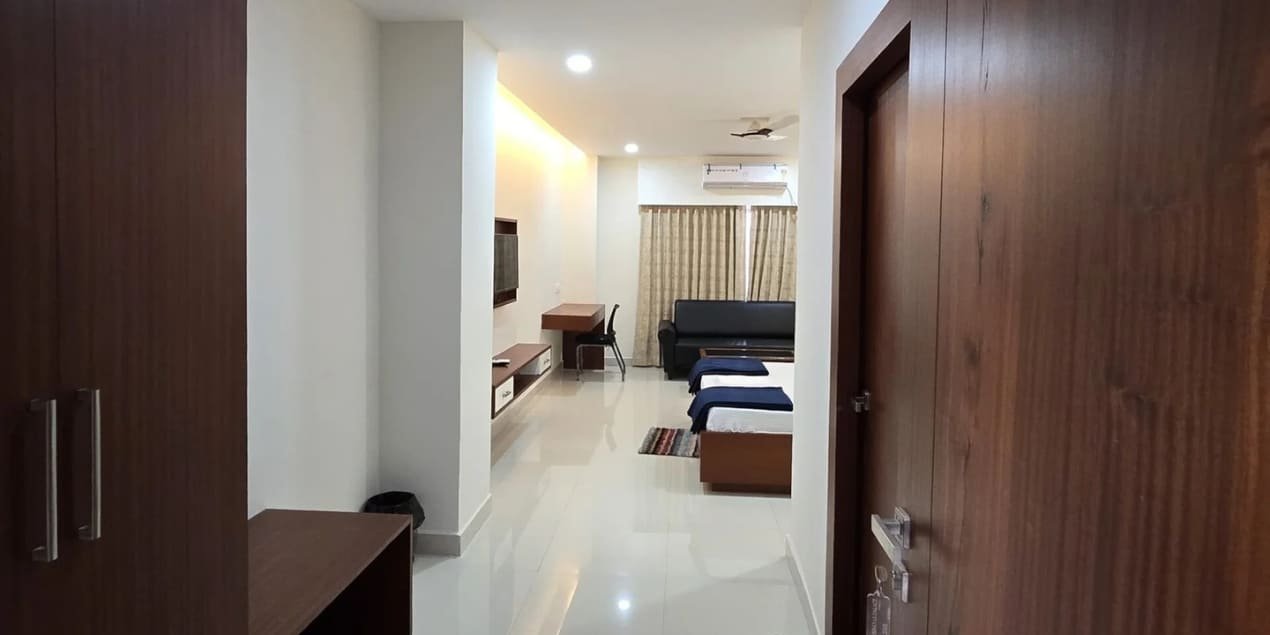 Room 06